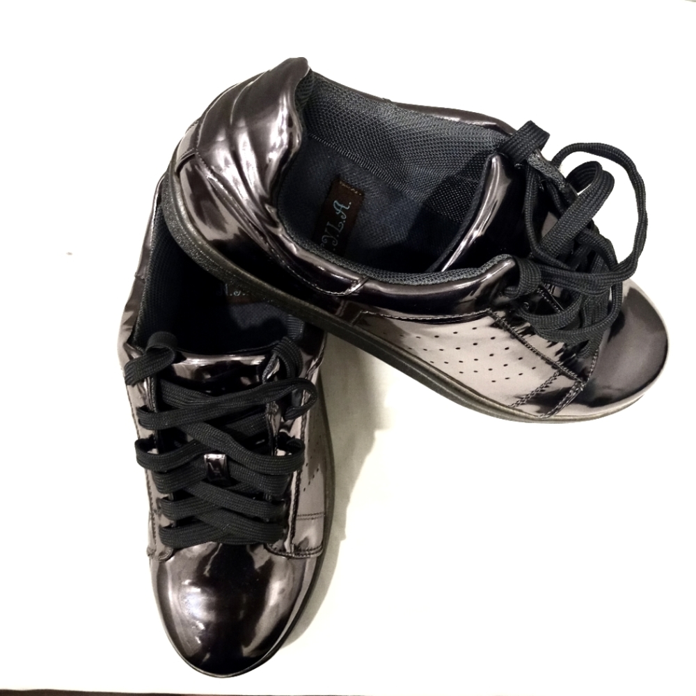N.Y.L.A Y2K Metallic Sneakers in Pewter | size 7 or 6.5 US